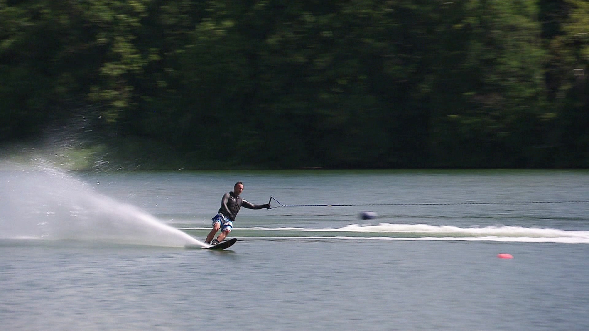 Wasserski auf dem Haussee in Feldberg © Screenshot Foto: Screenshot NDR