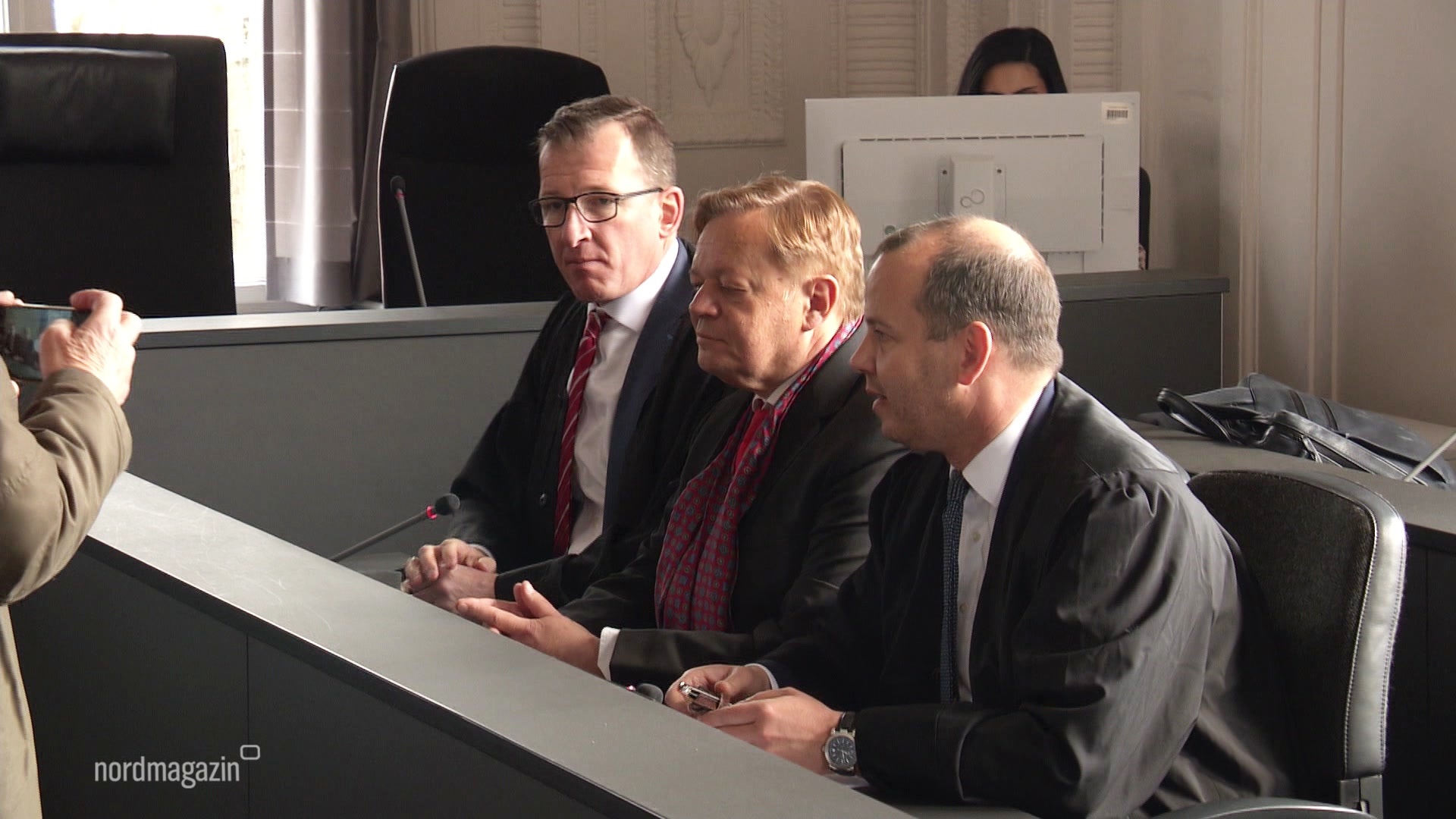 Der Ex-Geschäftsführer Peter Horst L. vor Gericht. © Screenshot 