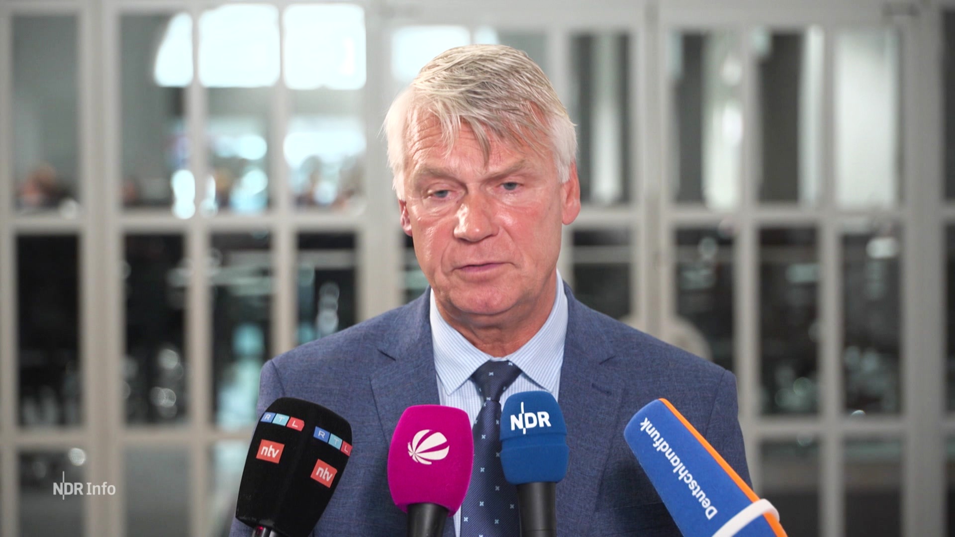 Landespolizeipräsident Axel Brockmann äußert sich zu den tödlichen Schüssen auf Lorenz A. © Screenshot 