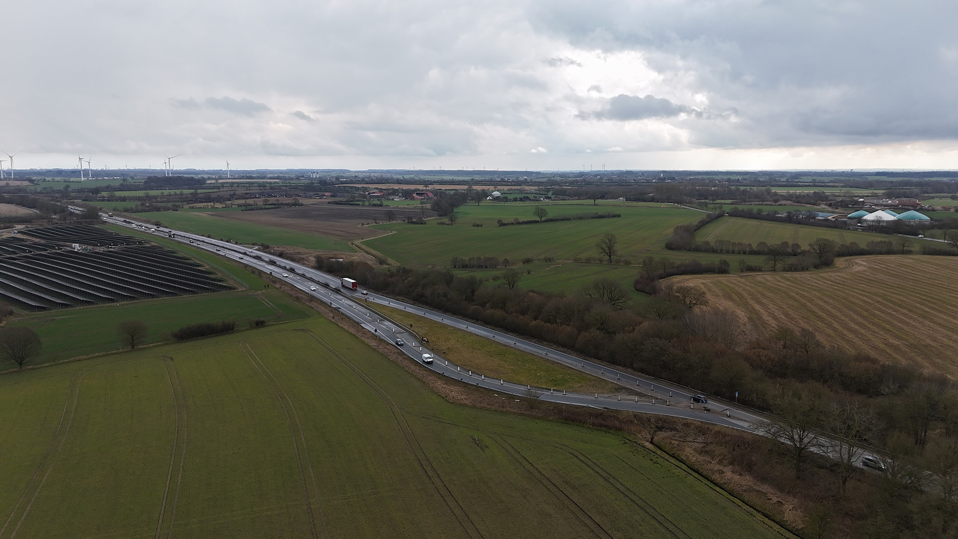 Eine Luftbildaufnahme der A20 Eine Luftbildaufnahme der A20 © NDR Foto: Tobias Gellert