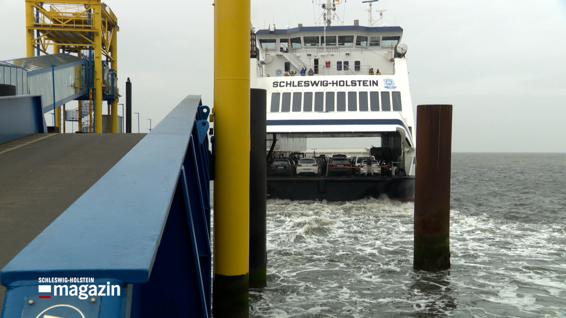 Die Autofähre "Schleswig-Holstein" verlässt den Hafen von Dagebüll © NDR Foto: NDR Screenshot
