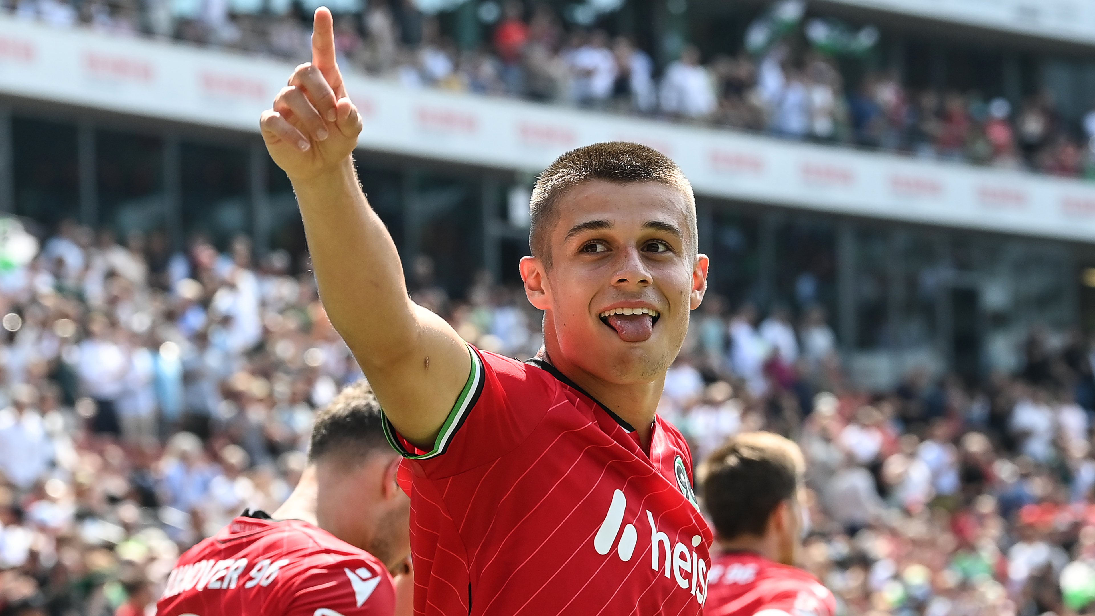Nicolo Tresoldi von Hannover 96 bejubelt ein Tor © picture alliance/dpa Foto: Swen Pförtner