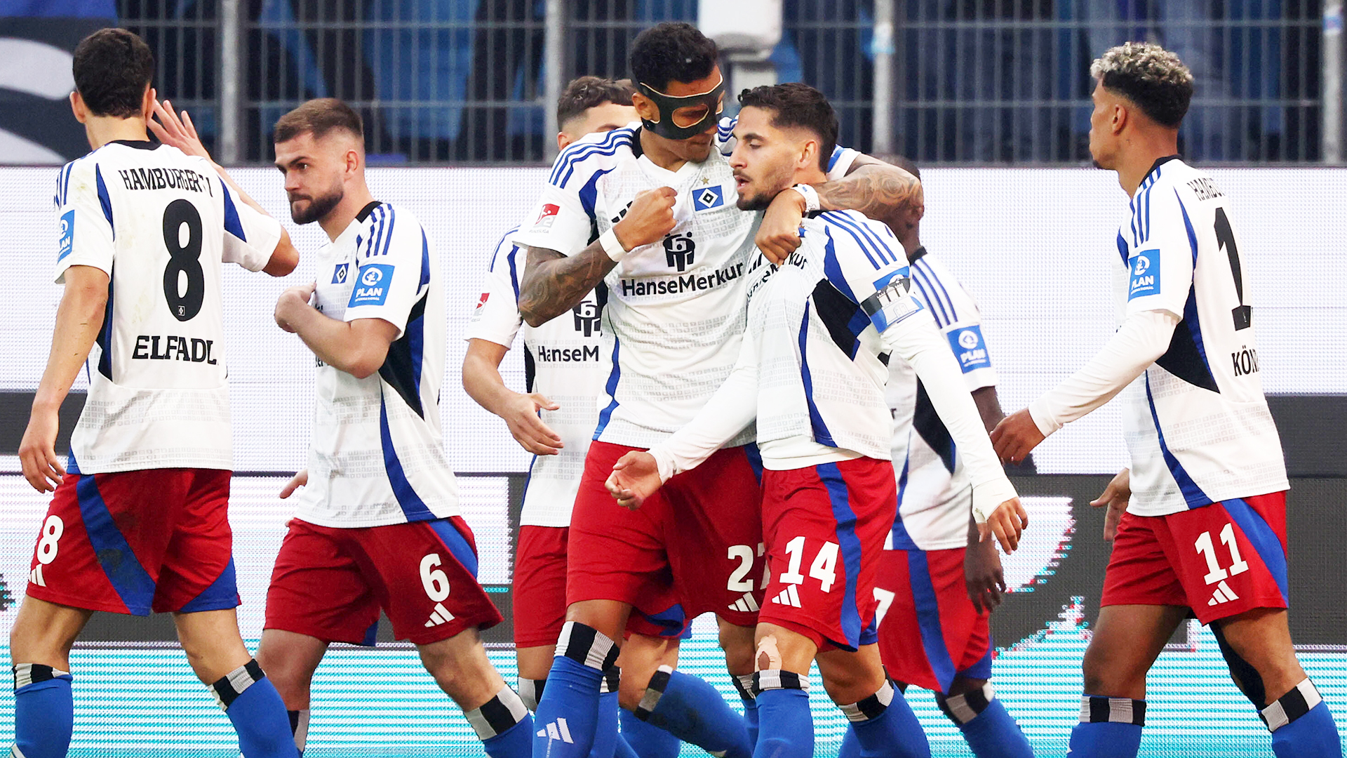 HSV-Spieler jubeln. © picture alliance/dpa | Christian Charisius 